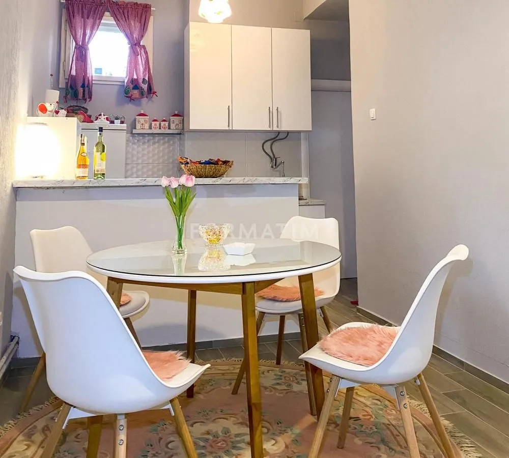 Izdavanje, dvosoban stan, 52m², Cvetni Trg, Vračar Sve Podlokacije