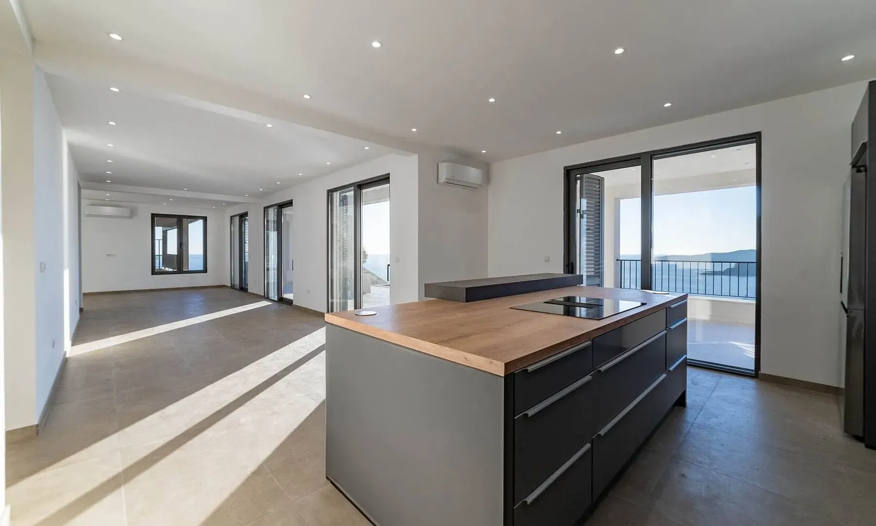 Sale, house, 420m², Blizikuće, Budva