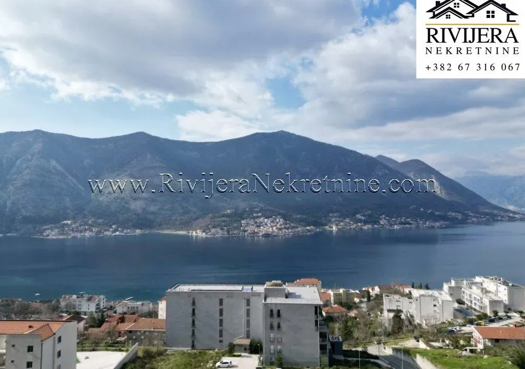 Sale, two bedroom apartment, 75m², Dobrota, Kotor