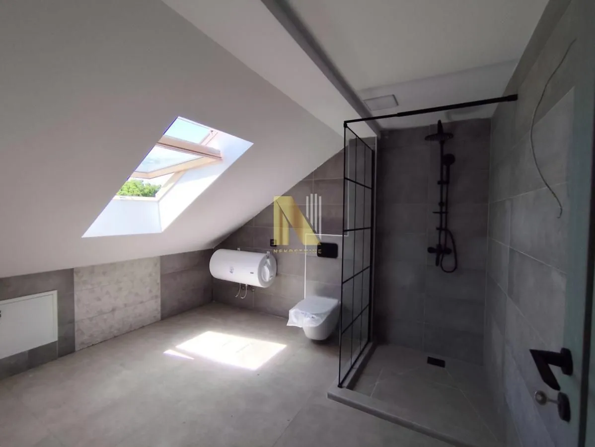 Prodaja, kuća, 260m², Veternik, Novi Sad Sve Podlokacije