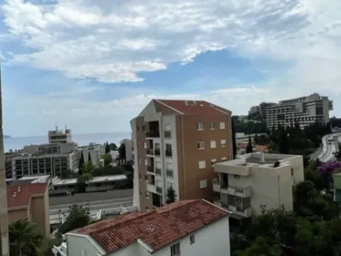 Izdavanje, dvosoban stan, 70m², Bečići, Budva - image 2