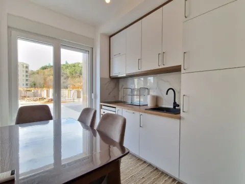 Izdavanje, jednosoban stan, 35m², Bečići, Budva - image 8