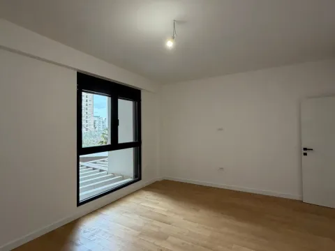 Prodaja, jednosoban stan, 54m², Centar, Bar - image 2