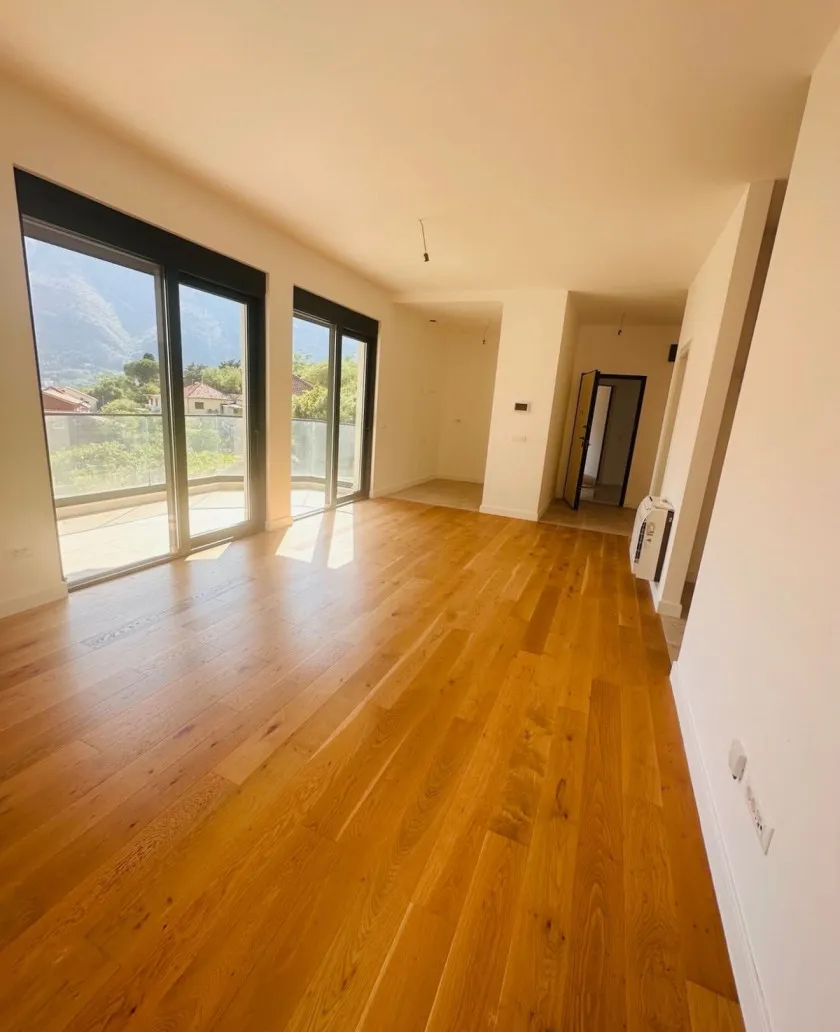 Prodaja, dvosoban stan, 72m², Dobrota, Kotor