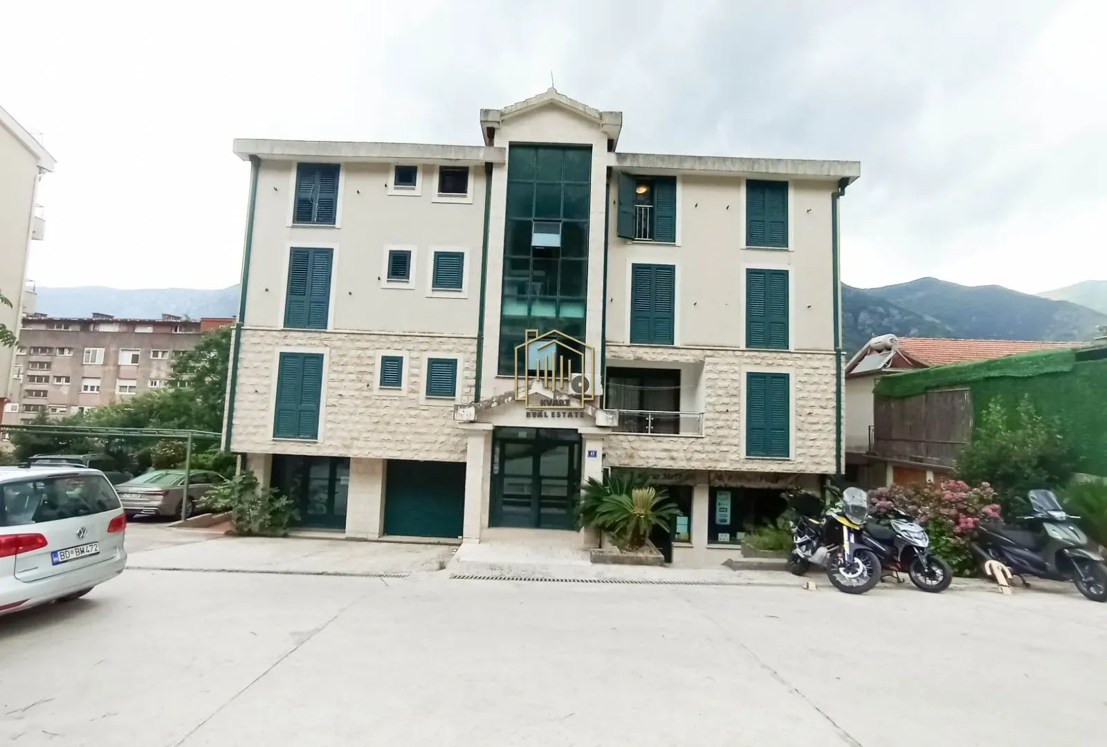 Izdavanje, poslovni prostor, 45m², Dobrota, Kotor