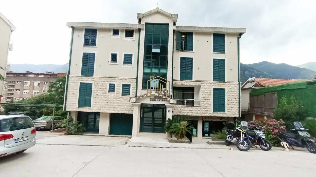 Rent, office space, 45m², Dobrota, Kotor