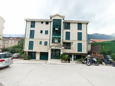 Rent, office space, 45m², Dobrota, Kotor