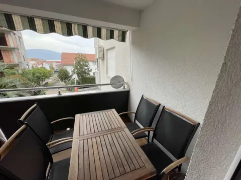 Izdavanje, stan, 52m², Tivat, Crna Gora - image 1