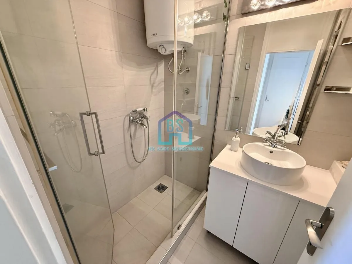 Prodaja, dvosoban stan, 60m², Bulevar Oslobodjenja, Novi Sad Sve Podlokacije