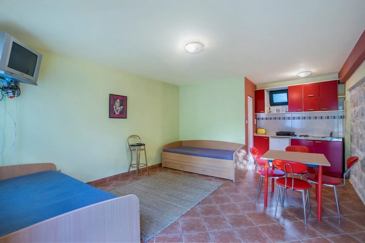 Prodaja, kuća, 250m², Kostanjica, Kotor