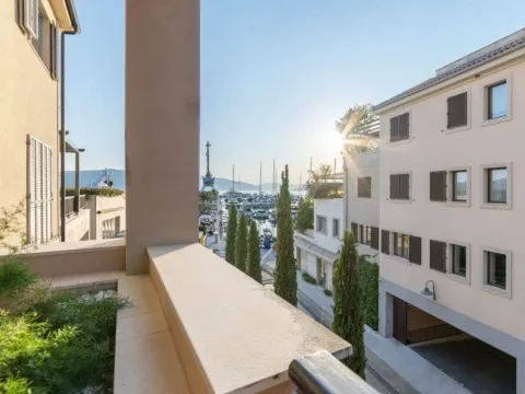 Sale, three bedroom apartment, 201m², Porto Montenegro, Tivat - image 21