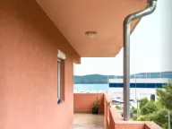 Izdavanje, stan, 106m², Tivat, Crna Gora - image 2