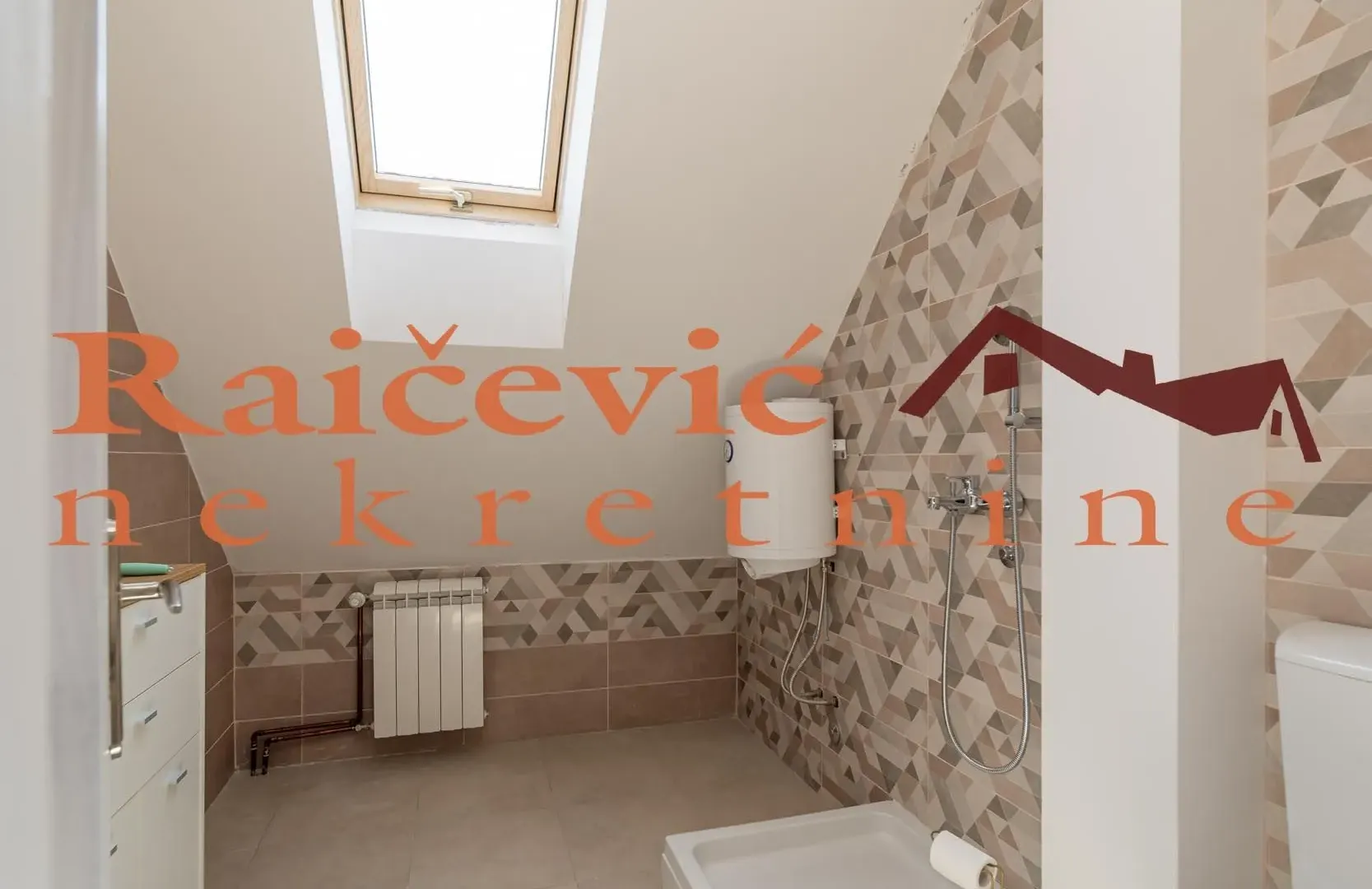 Sale, house, 220m², Rušanj, Beograd