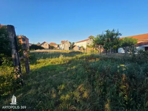 Zemljište in Nova Pazova