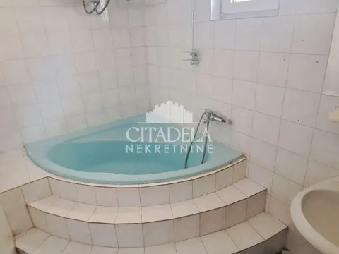 Rent, house, 200m², Čukarica, Beograd - image 16