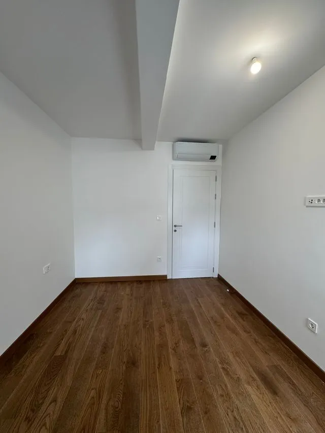 Izdavanje, dvosoban stan, 64m², Tološi, Podgorica