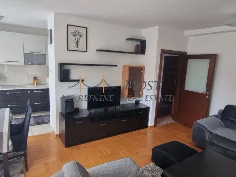 Izdavanje, dvosoban stan, 74m², Blok 9, Podgorica - image 2