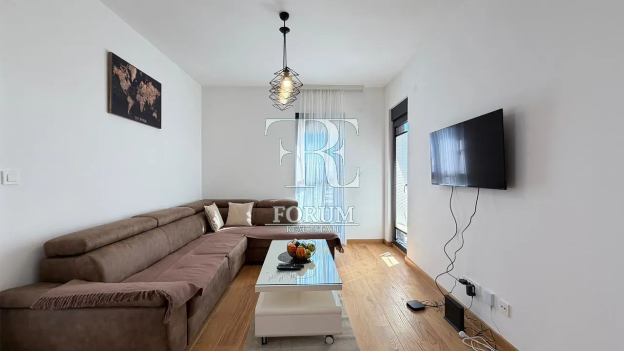 Izdavanje, jednosoban stan, 50m², City Kvart, Podgorica