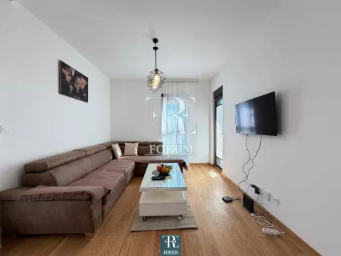 Izdavanje, jednosoban stan, 50m², City Kvart, Podgorica - image 1