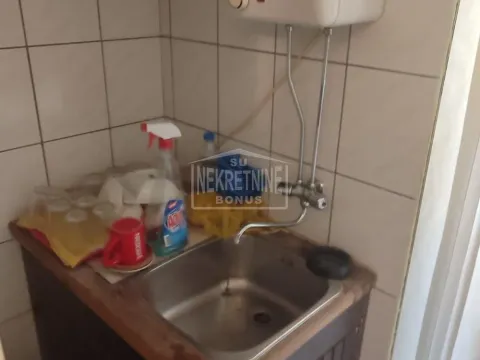 Izdavanje, poslovni prostor, 27m², Centar, Subotica - image 4
