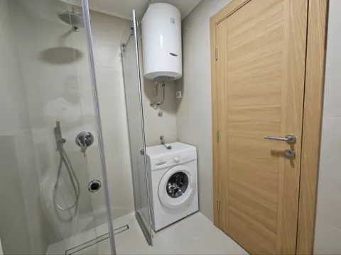 Izdavanje, jednosoban stan, 55m², New City, Podgorica - image 7