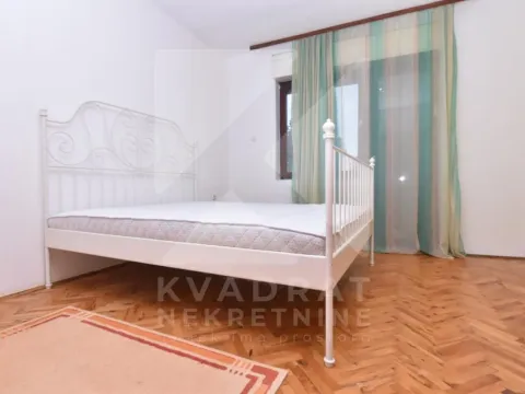 Izdavanje, trosoban stan, 130m², Tološi, Podgorica - image 5