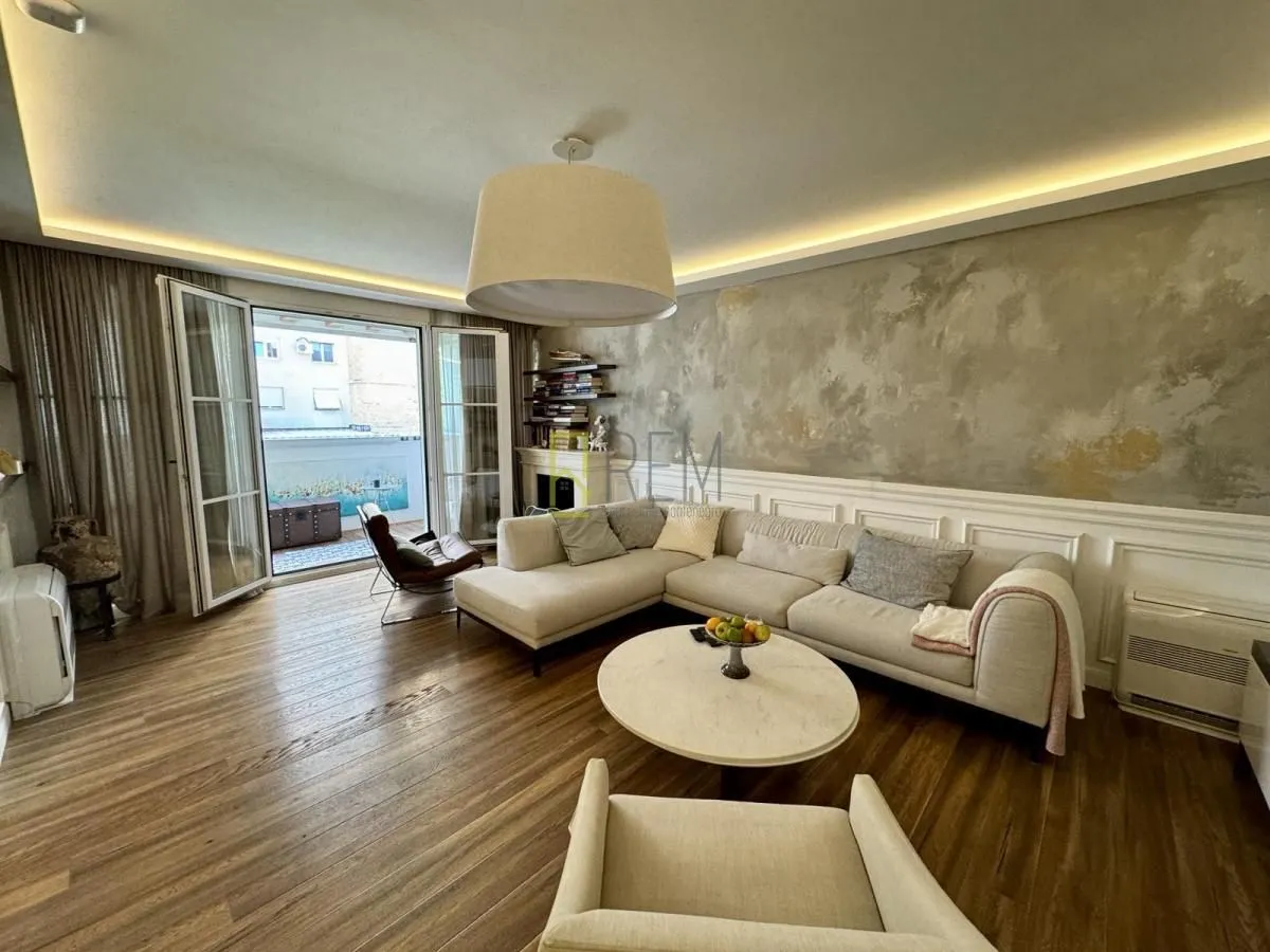 Prodaja, trosoban stan, 130m², Centar, Podgorica
