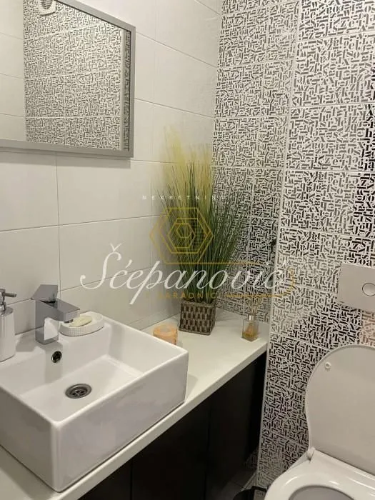 Prodaja, četvorosoban stan, 105m², Bulevar Evrope, Novi Sad Sve Podlokacije