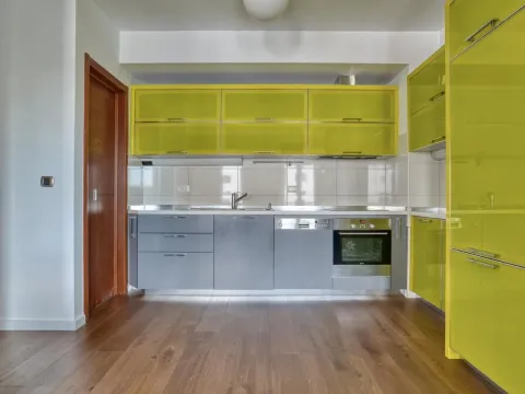 Izdavanje, dvosoban stan, 90m², Centar, Podgorica - image 18