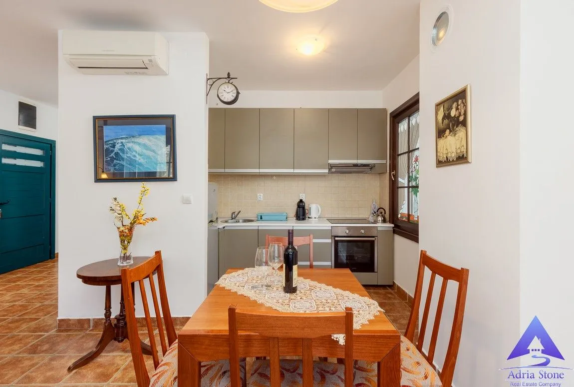Prodaja, dvosoban stan, 84m², Kostanjica, Kotor