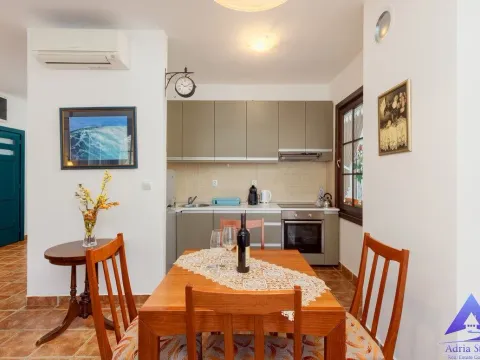 Sale, two bedroom apartment, 84m², Kostanjica, Kotor - image 14