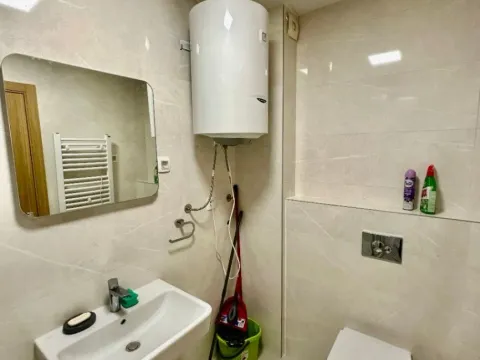 Izdavanje, jednosoban stan, 47m², City Kvart, Podgorica - image 10