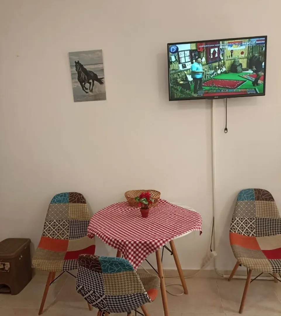 Izdavanje, garsonjera, 27m², Rozino, Budva