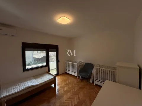 Izdavanje, kuća, 166m², Seljanovo, Tivat - image 12