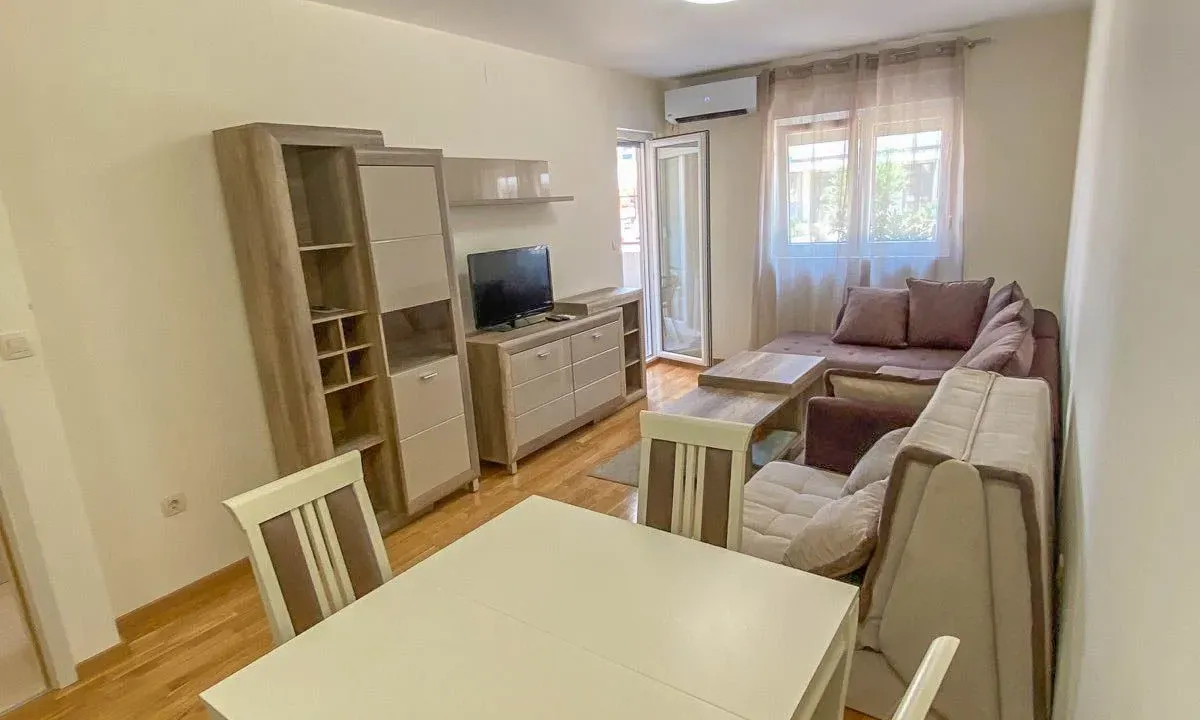 Izdavanje, jednosoban stan, 44m², Zagorič, Podgorica