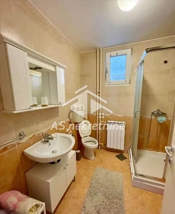 Izdavanje, dvosoban stan, 50m², Đeram Pijaca, Beograd