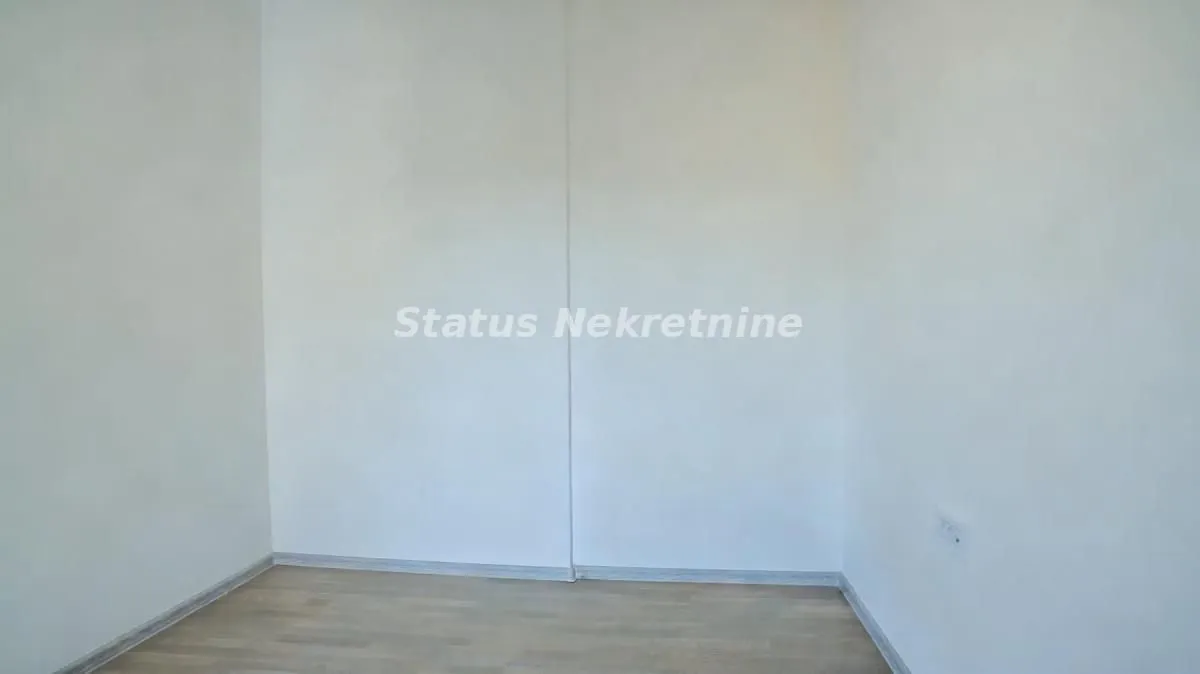Prodaja, trosoban stan, 78m², Petrovaradin, Novi Sad