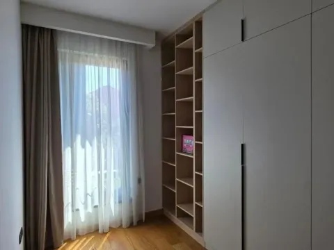 Izdavanje, trosoban stan, 85m², Vezirov Most, Podgorica - image 19