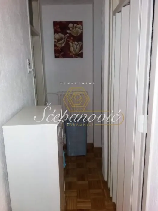 Prodaja, dvosoban stan, 48m², Bulevar Oslobodjenja, Novi Sad Sve Podlokacije