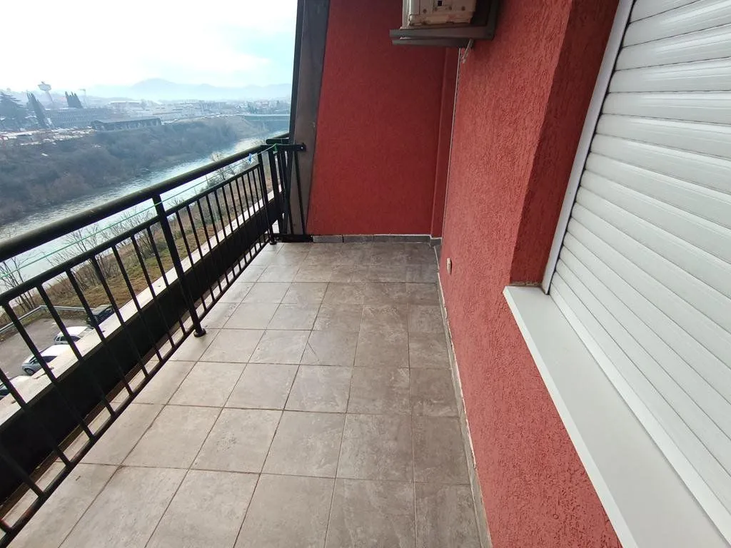 Izdavanje, trosoban stan, 90m², Podgorica, Crna Gora