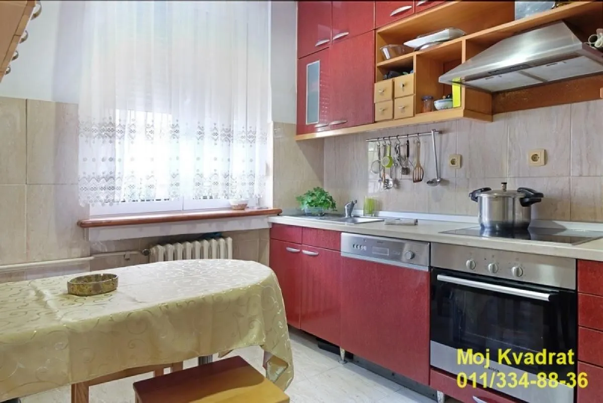 Sale, house, 250m², Voždovac Sve Podlokacije, Beograd