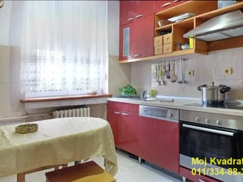 Sale, house, 250m², Voždovac Sve Podlokacije, Beograd - image 4