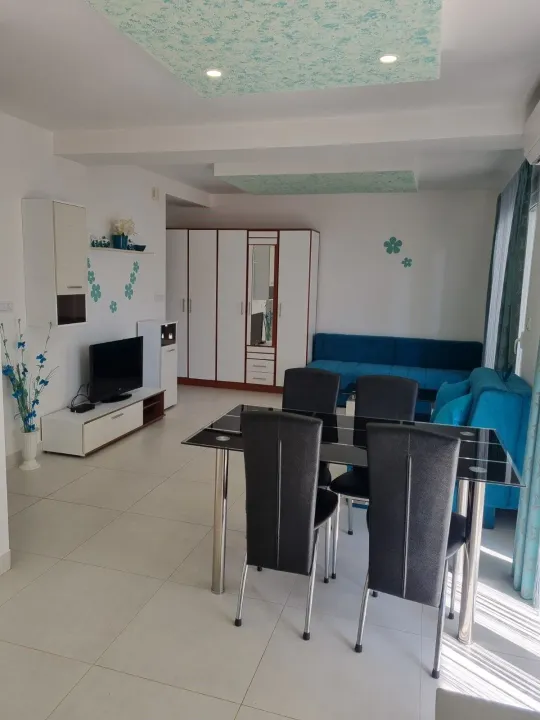 Rent, one bedroom apartment, 56m², Bečići, Budva