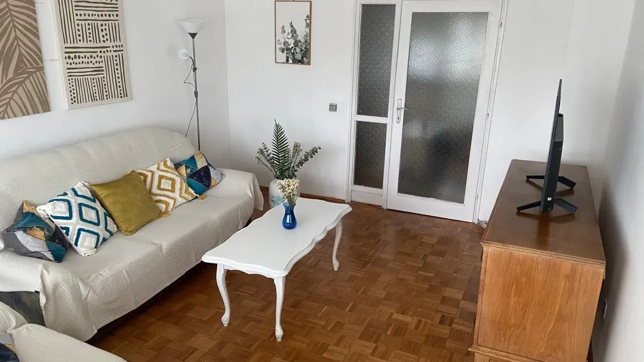 Prodaja, trosoban stan, 85m², Gintaš, Podgorica