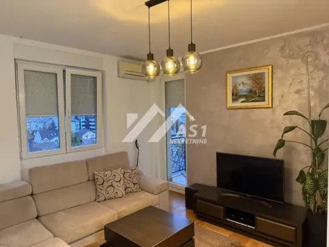 Izdavanje, trosoban stan, 62m², Bulevar Evrope, Novi Sad Sve Podlokacije - image 2