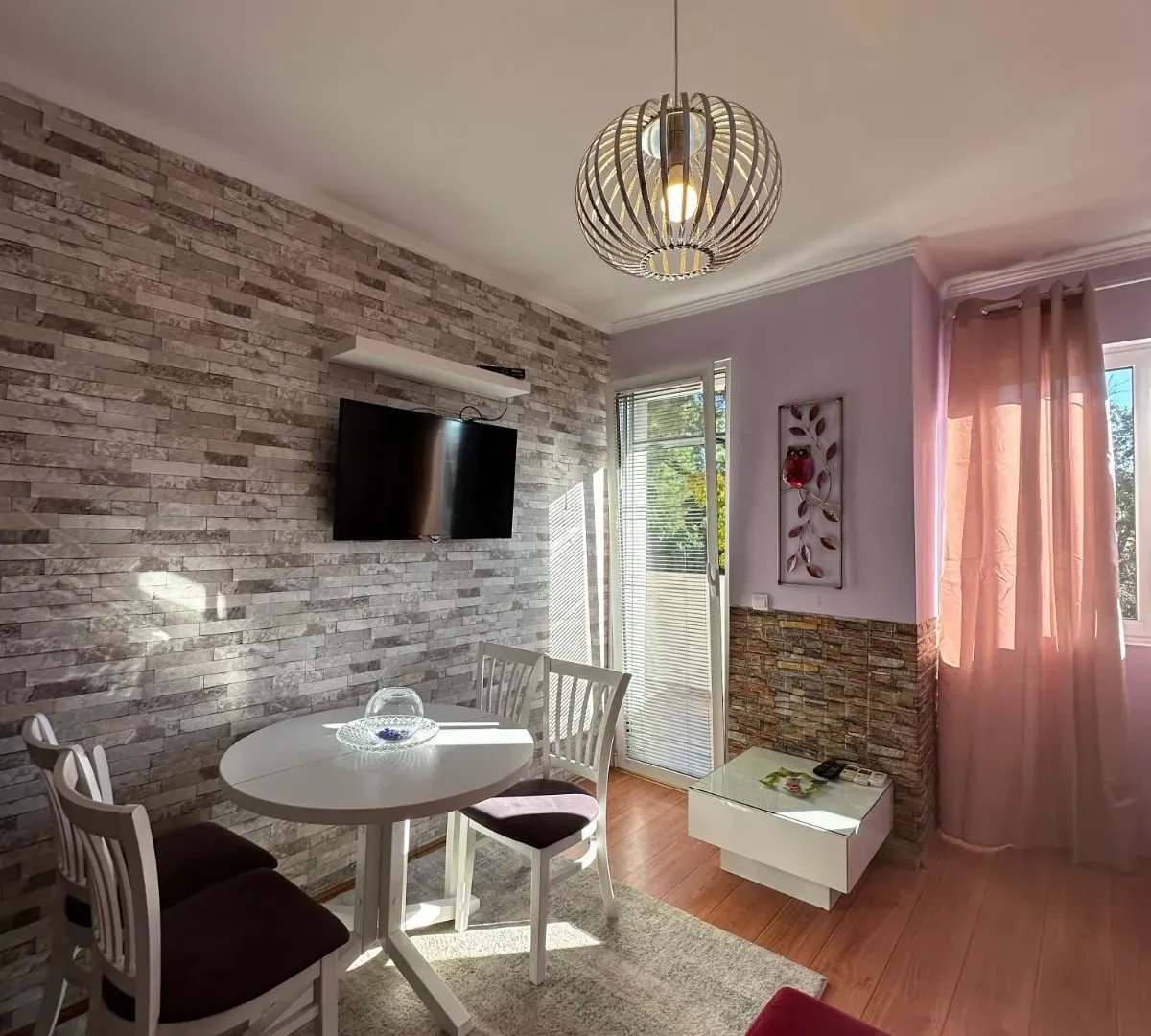 Izdavanje, dvosoban stan, 75m², Centar, Tivat