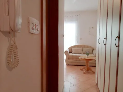 Rent, studio apartment, 29m², Rozino, Budva - image 3