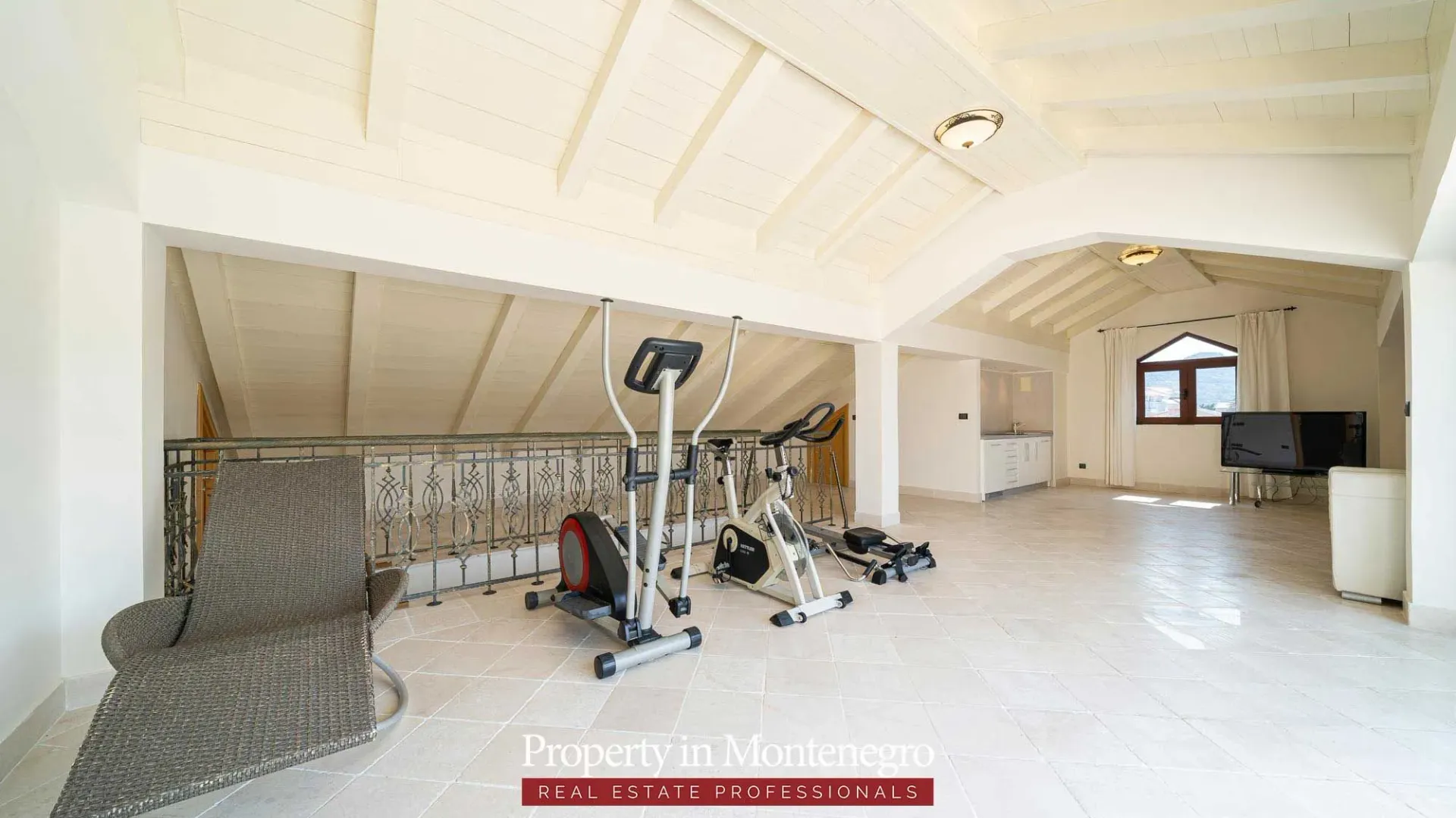 Sale, house, 971m², Petrovac, Budva