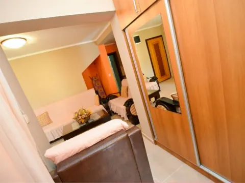 Rent, two bedroom apartment, 60m², Bečići, Budva - image 8
