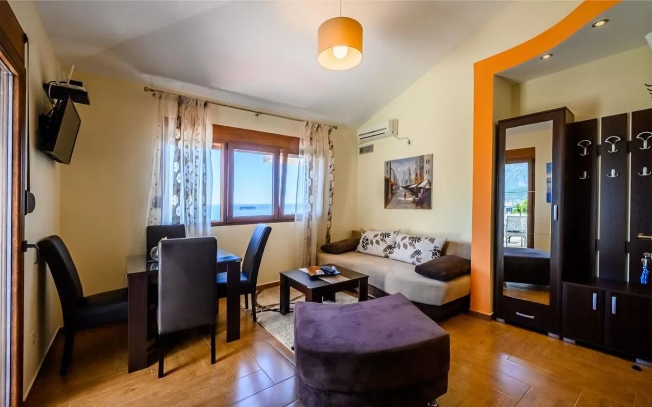 Prodaja, kuća, 255m², Šušanj, Bar